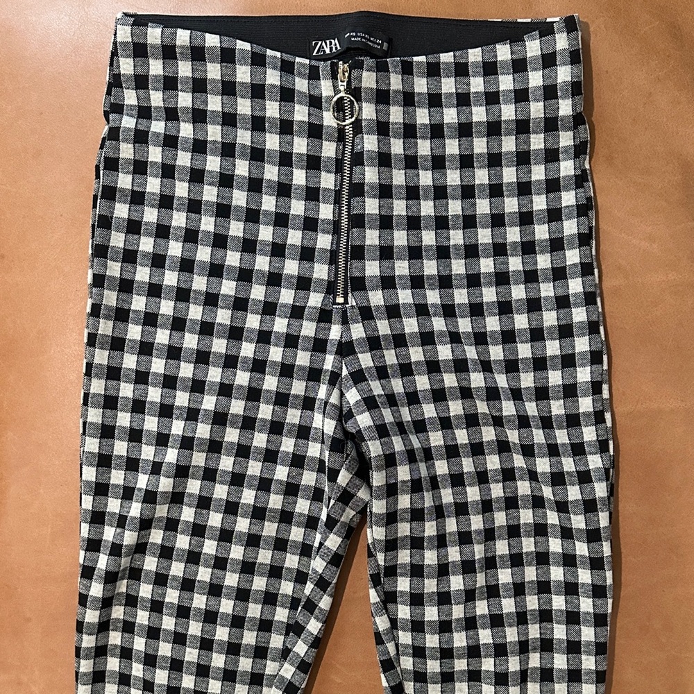 Zara Black and White Checkered Leggings